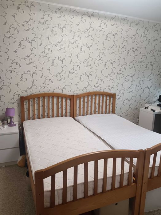 Vând 2 paturi de 1 persoana