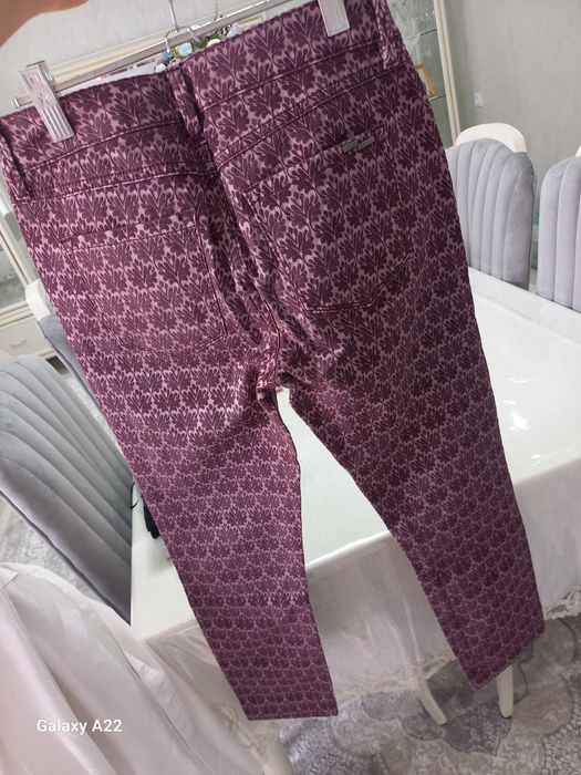 Ayollar kiyimi yubka vilvet.