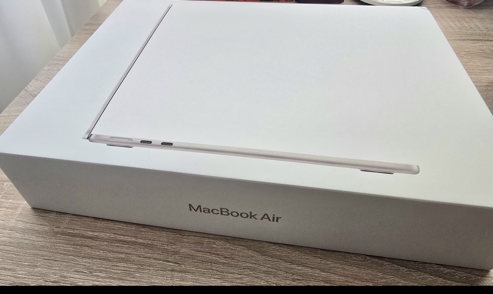 Apple MacBook Air 13, M4 chip, 16 GB, НОВ, НЕРАЗОПАКОВАН
