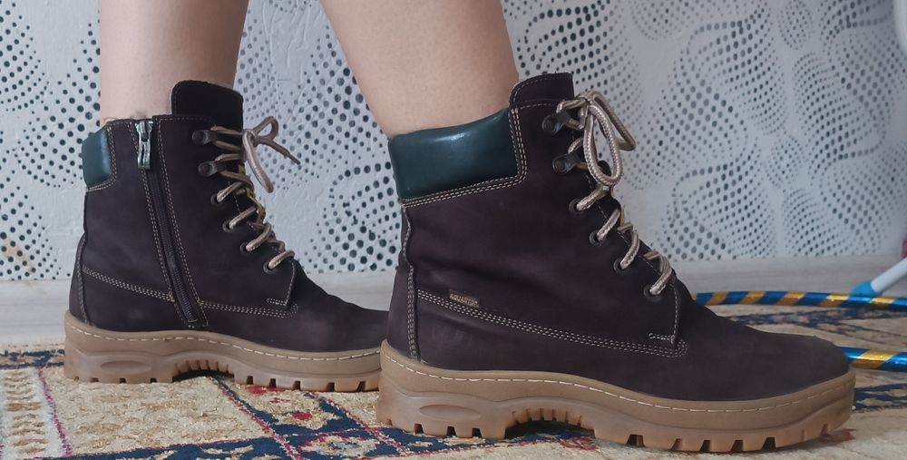 Продам женские полуботинки