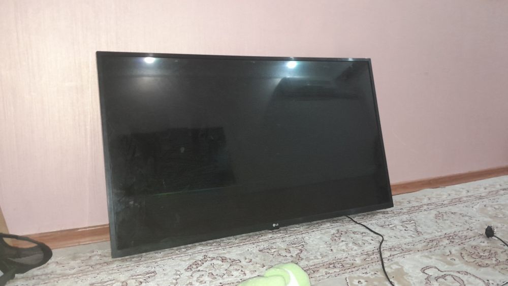 Продам Телевизор LG