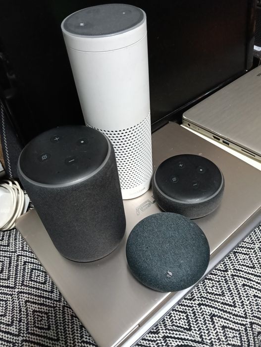 Vând boxe Amazon și Google