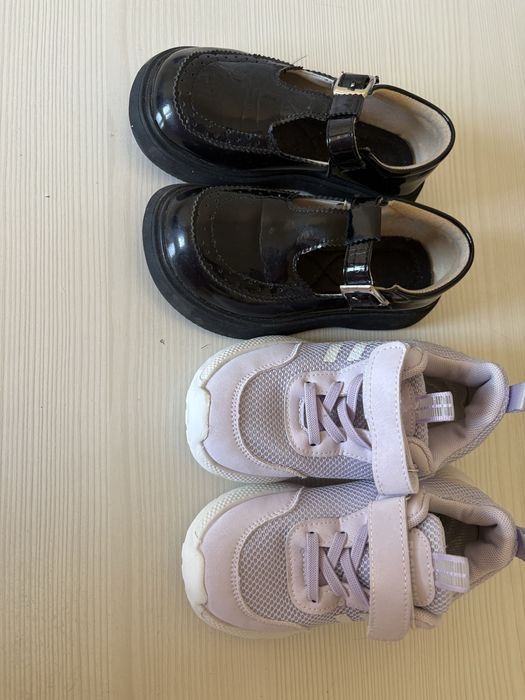 Туфли и кроссовки для девочки