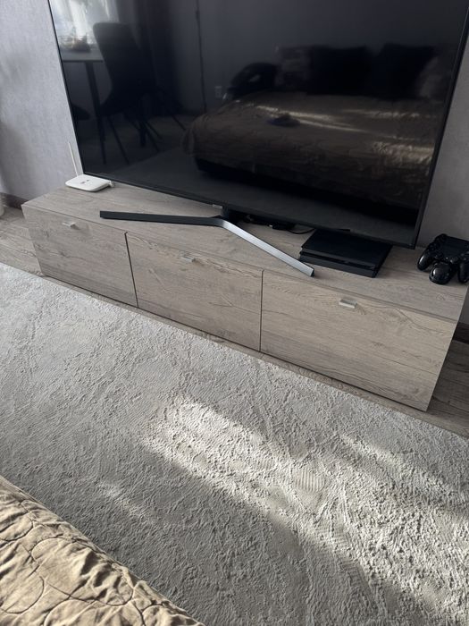 Продам тумбу под телевизор