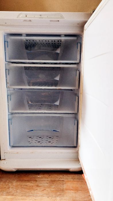 Морозильная камера Бирюса