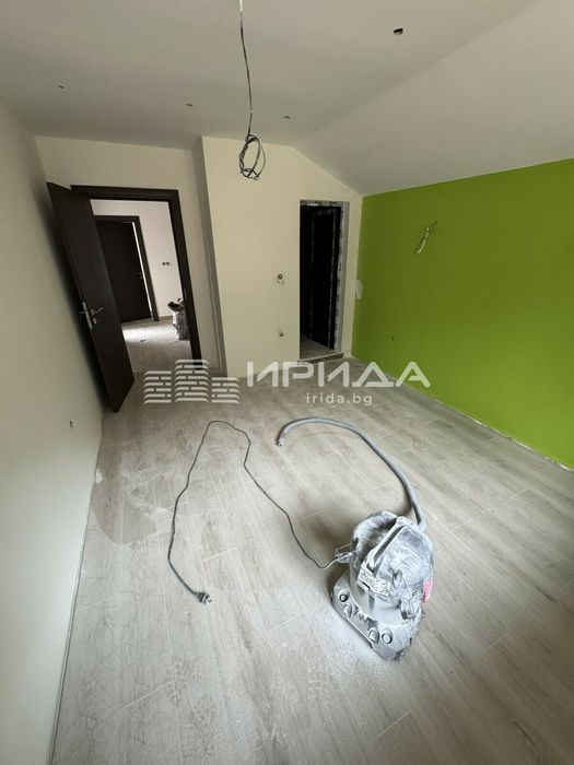 Къща в гр. Костинброд - с. Чибаовци 180m²