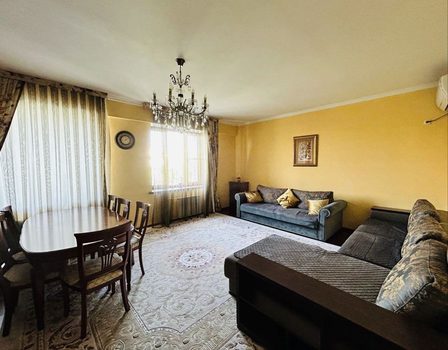 Продаётся квартира в мраморном доме ул. Навои