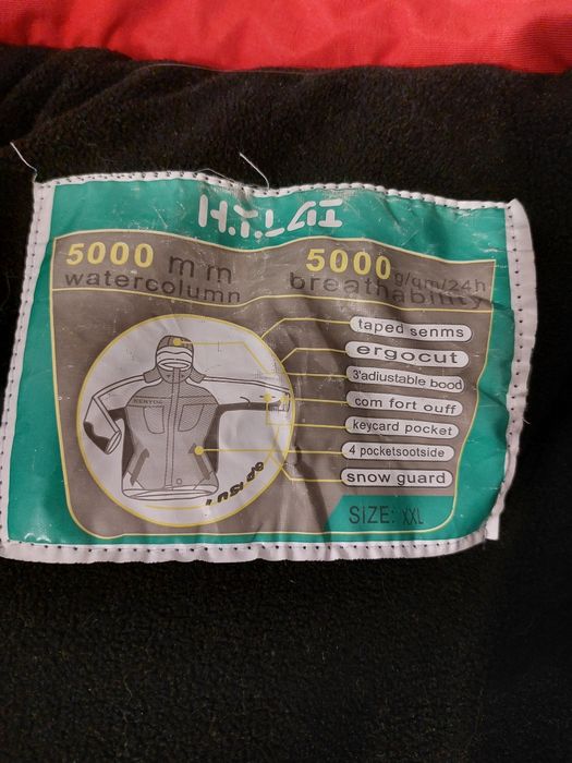 Geaca schi impermeabila si calitati termice foarte bune, mărimea S