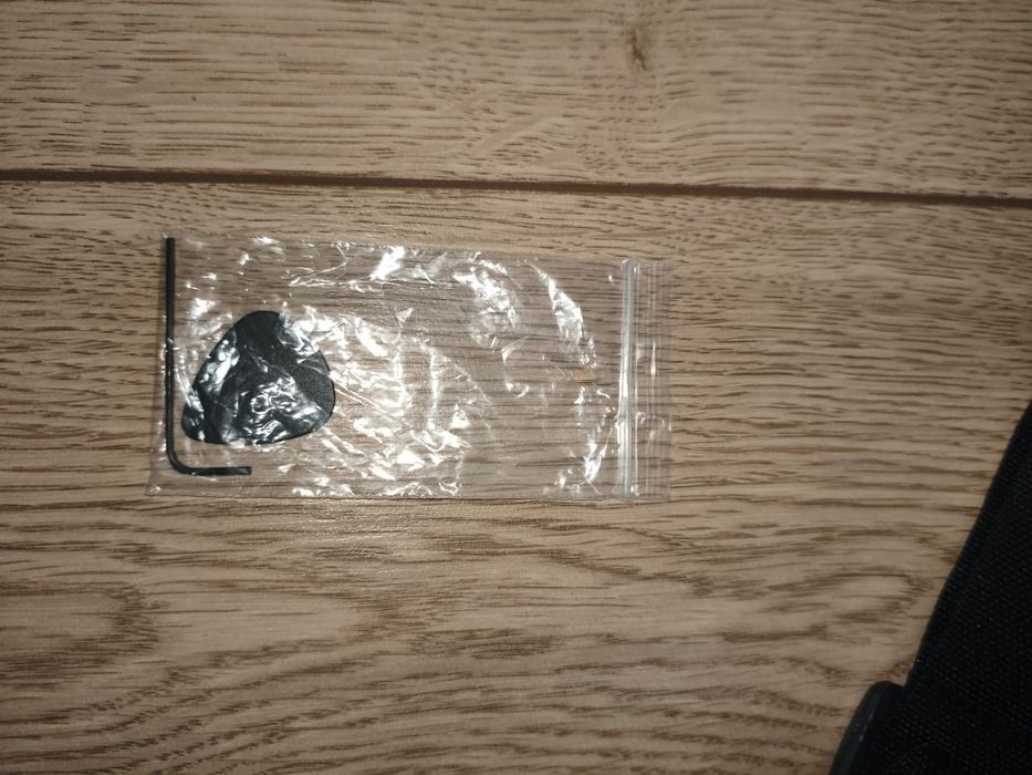 Электрогитара левинсон