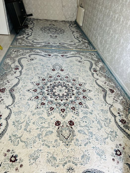 Кілем,стол сатылады