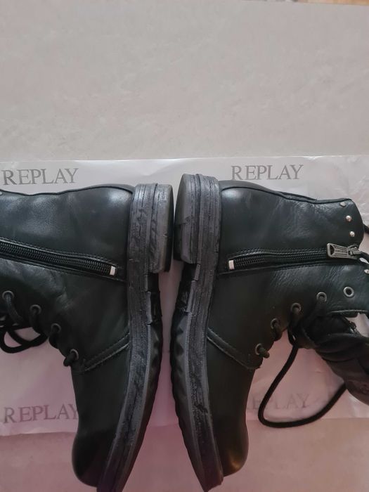 Replay - естествена кожа