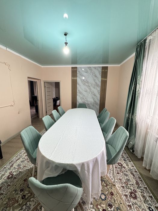 Продам стол и стуля для гостиной