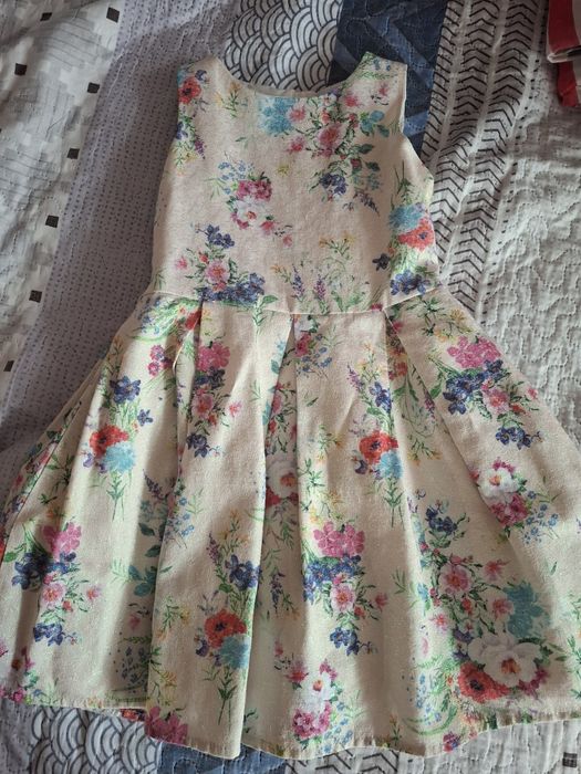 Дрешки за момиче