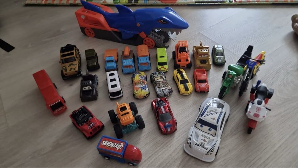Продам детские игрушки в хорошем состояни