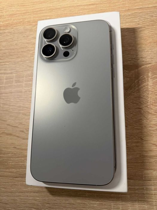 iPhone 15 Pro Max; 256 GB - stare foarte bună