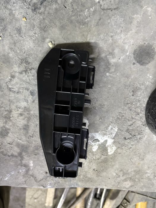 Крепеление переднего бампера Toyota Land Cruiser 200