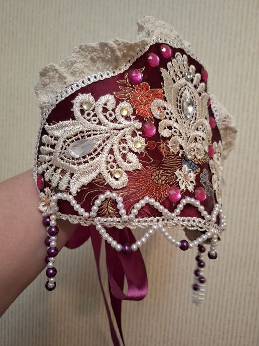 Кокошник ручной работы