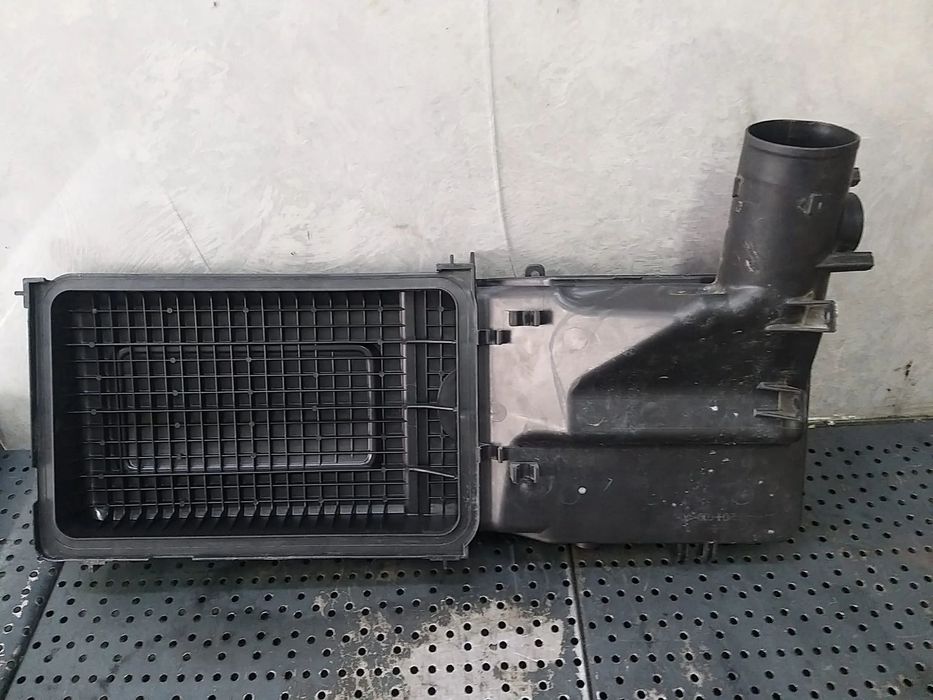 Carcasa filtru aer 1.3 b mazda 2 0141402440