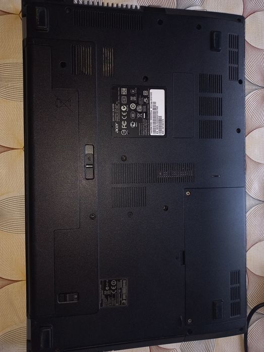 Продавам лаптоп ACER