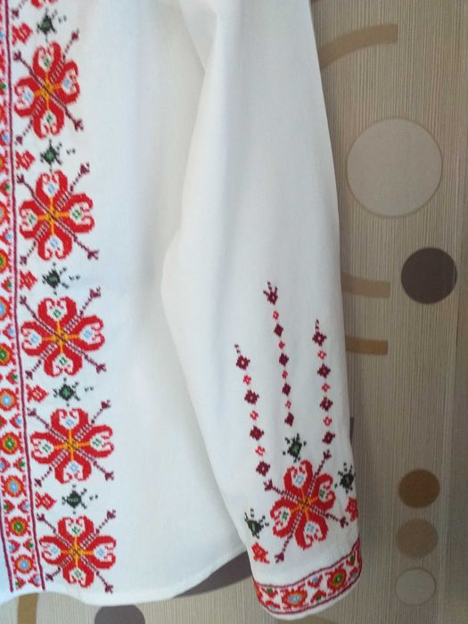 Дамска везана риза