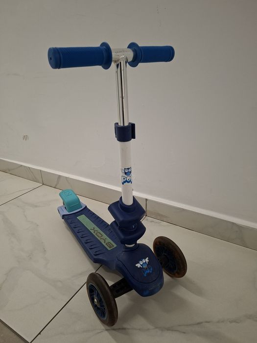 Trotineta BYOX 3 roti de silicon cu led si scaun