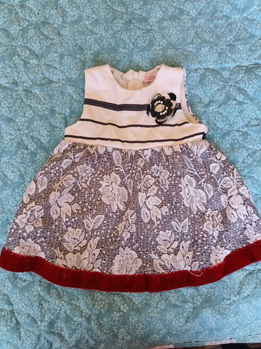 Лот рокли 3-6 месеца + подарък халат