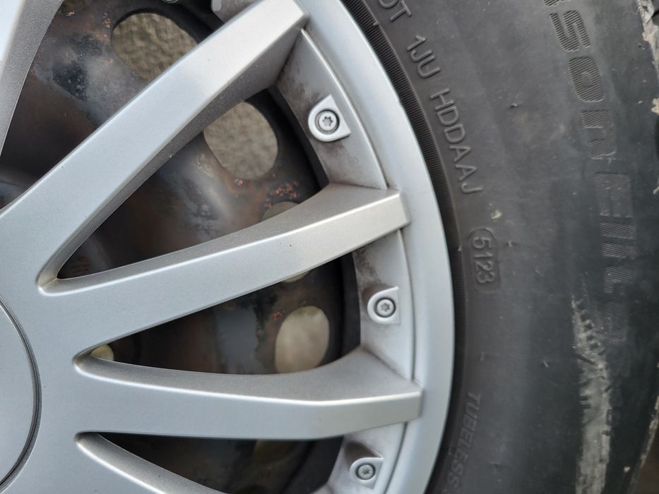 Roti jante skoda octavia 2 audi A4 b6 b7 cu anvelope allseason si capace