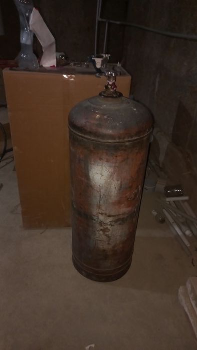 Газ баллон 50л. Екеуі бар