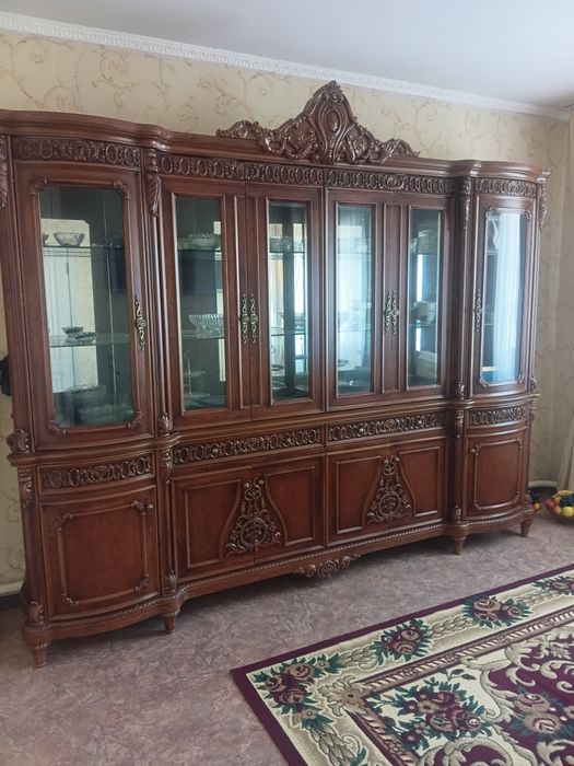 Продам  горку для гостиной