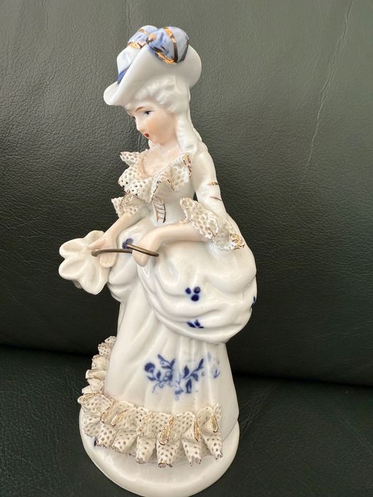 Английски статуетки бр. - по 35 лв. На бр.