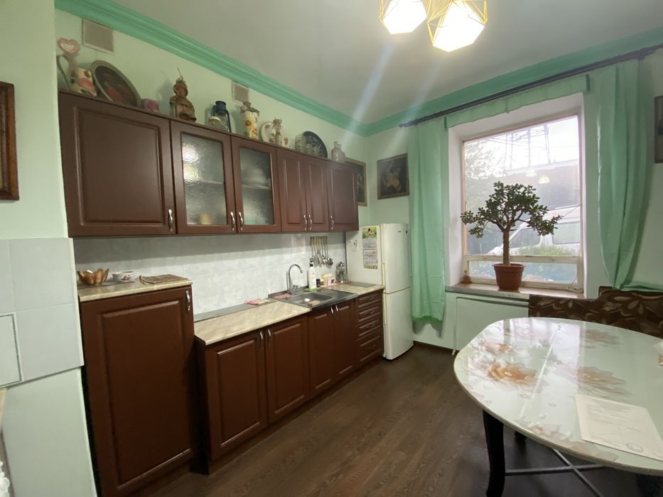 Продам 4-х комнатную квартиру