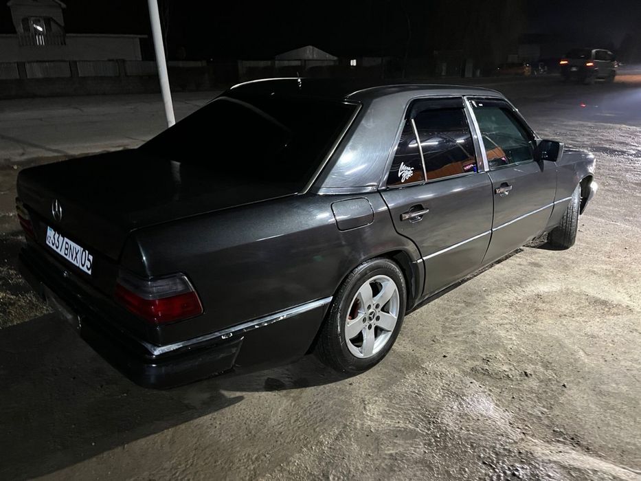 Продам 124 мерседес