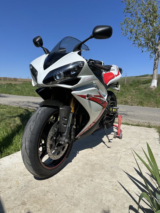 Vând Yamaha R1 RN19