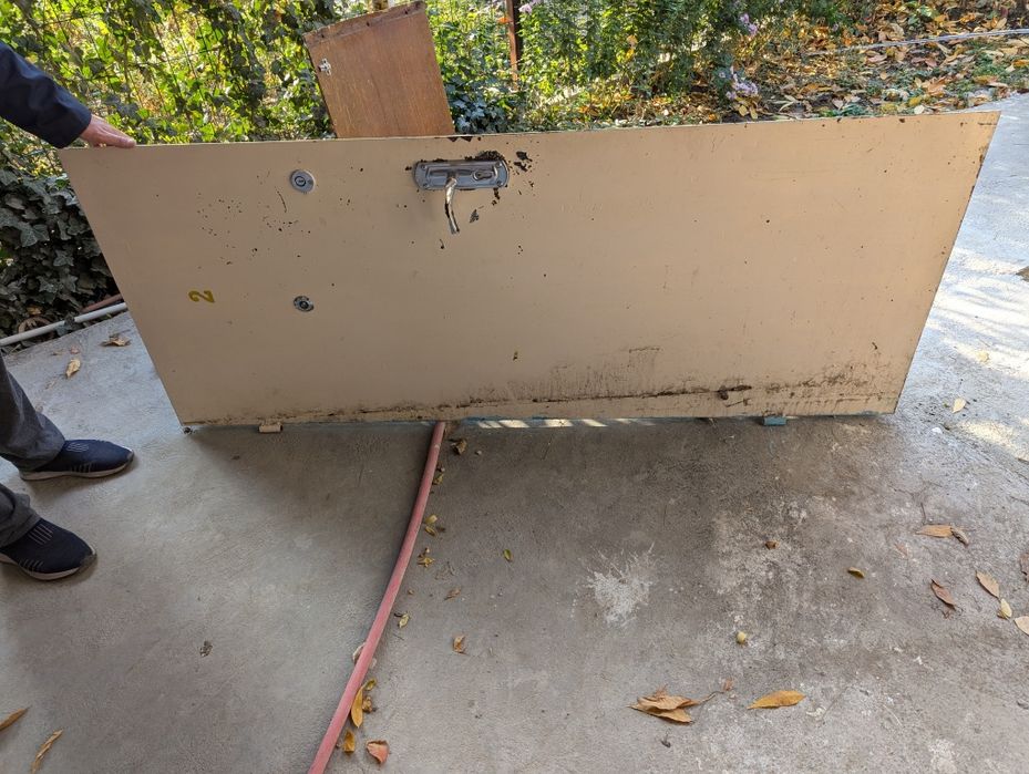 Темир эшик холати яхши, Железная дверь в хорошем состоянии