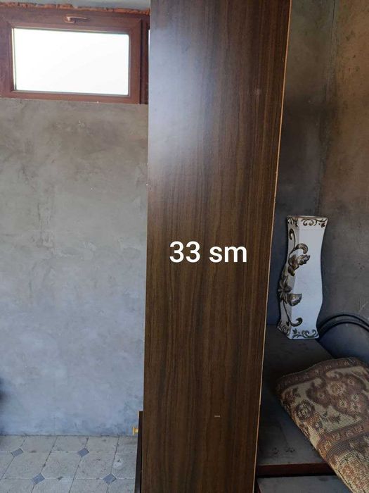 Kitoblar uchun tayyor shkaf va 2 ta bir xil palas bor