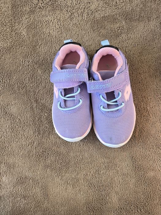 Детски ботуши за момиче.