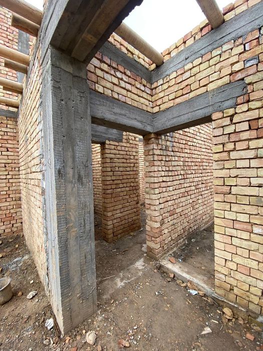 Srochno sotiladi uchastka