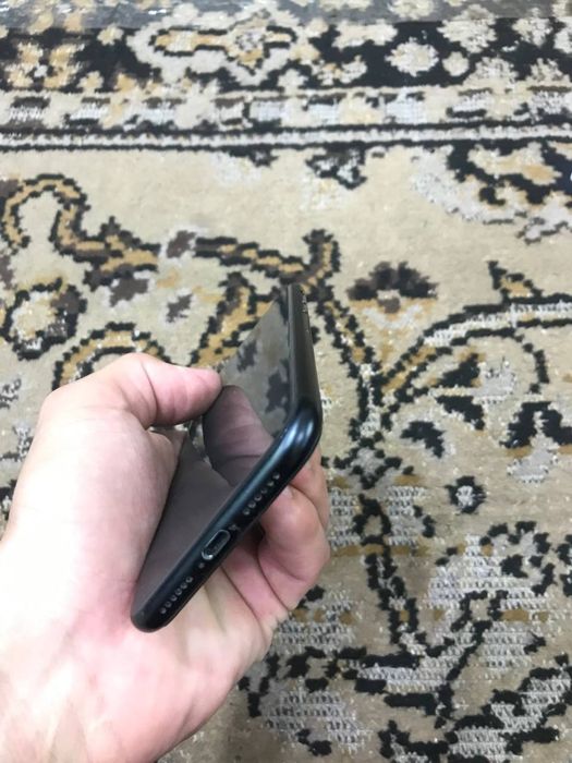 Iphone xr holati yaxshi LLA 77 yomkast radnoy