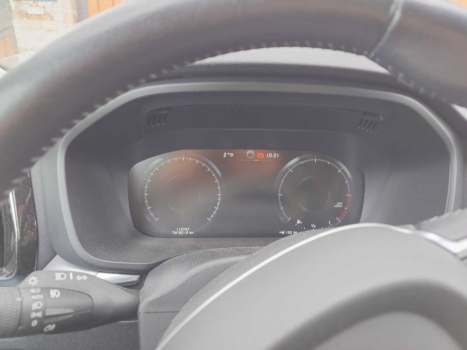 Vand VOLVO XC60 D4 MOMENTUM PRO cu preluare leasing