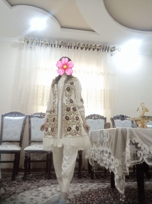 6 ta kelinlik Ansanbil ko'ylak va diodemalar