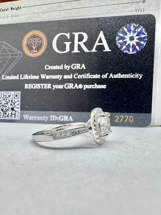 Сребърен пръстен с мойсанит (Диамант) 2 карата