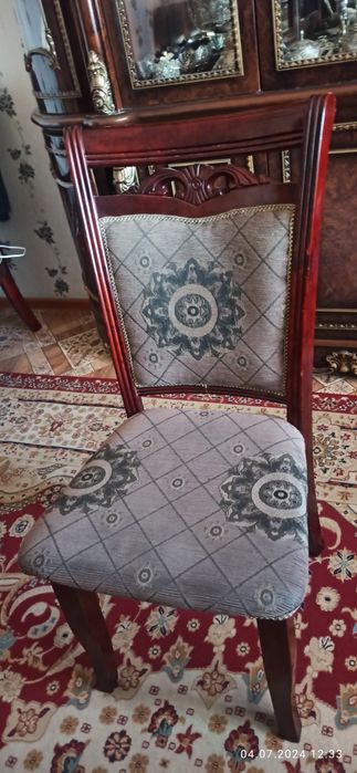 Продам Стол со стульями и кресло