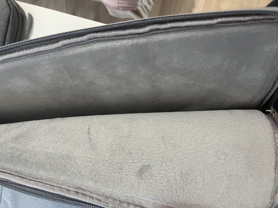 Geanta laptop 13 inch si 14 inch, sunt noi