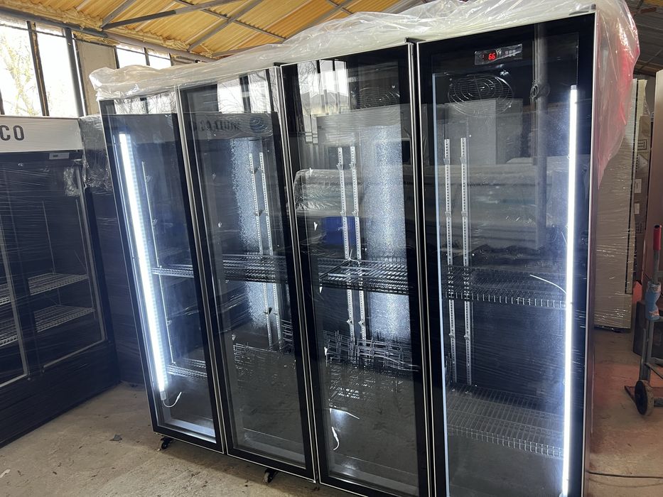 Vitrina frigorifica verticala cu 4 usi pentru sucuri sau flori
