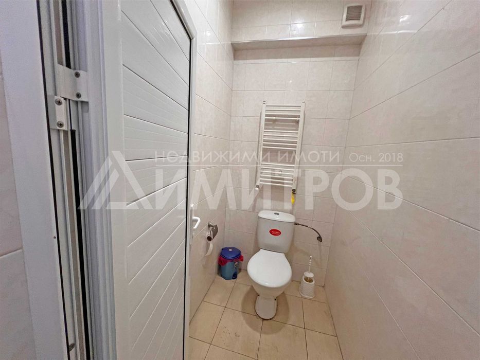 Дава под наем бизнес имот магазин, складово помещение в гр. Нови пазар