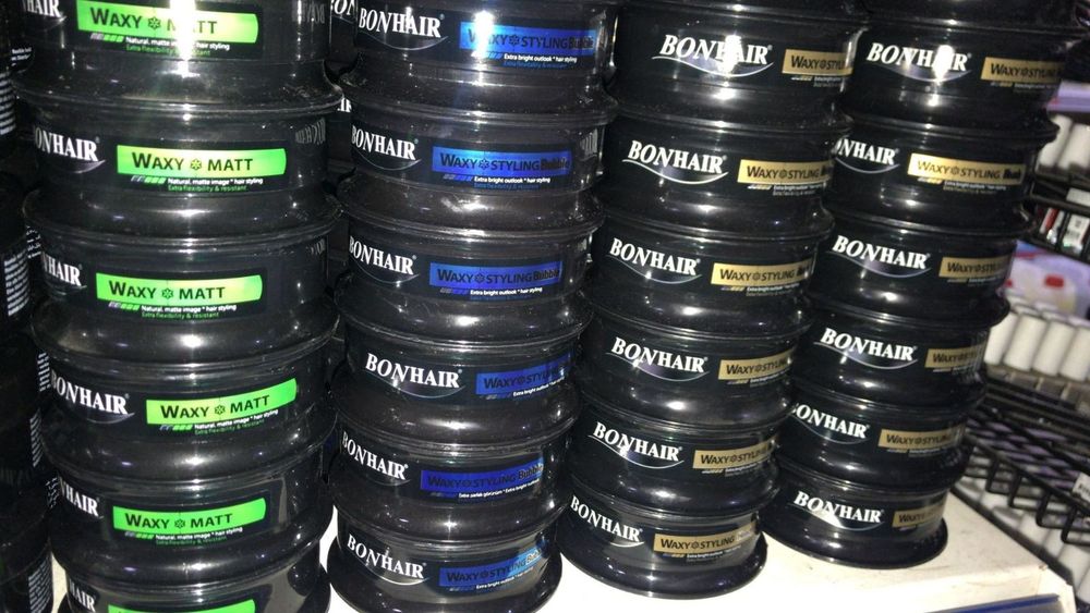 Професионални шампоани , вакси , одеколони , машини и други