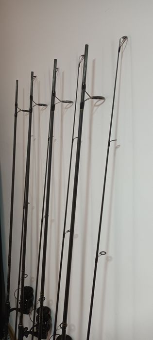 SET 4 Lansete FL LEGEND CARP 3.90 m 3.75 Lbs  + 4 Mulinete EastShark 1
