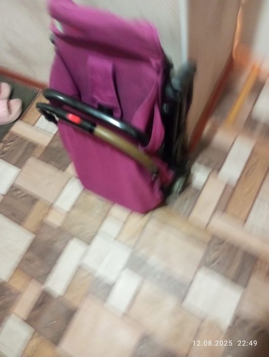 Продам  коляску в хорошом  состояний.