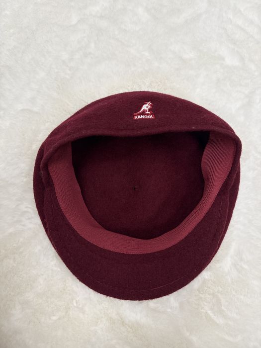 Бордовый берет Kangol