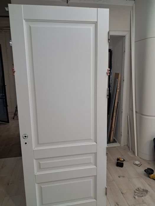 Продам дверь б/у
